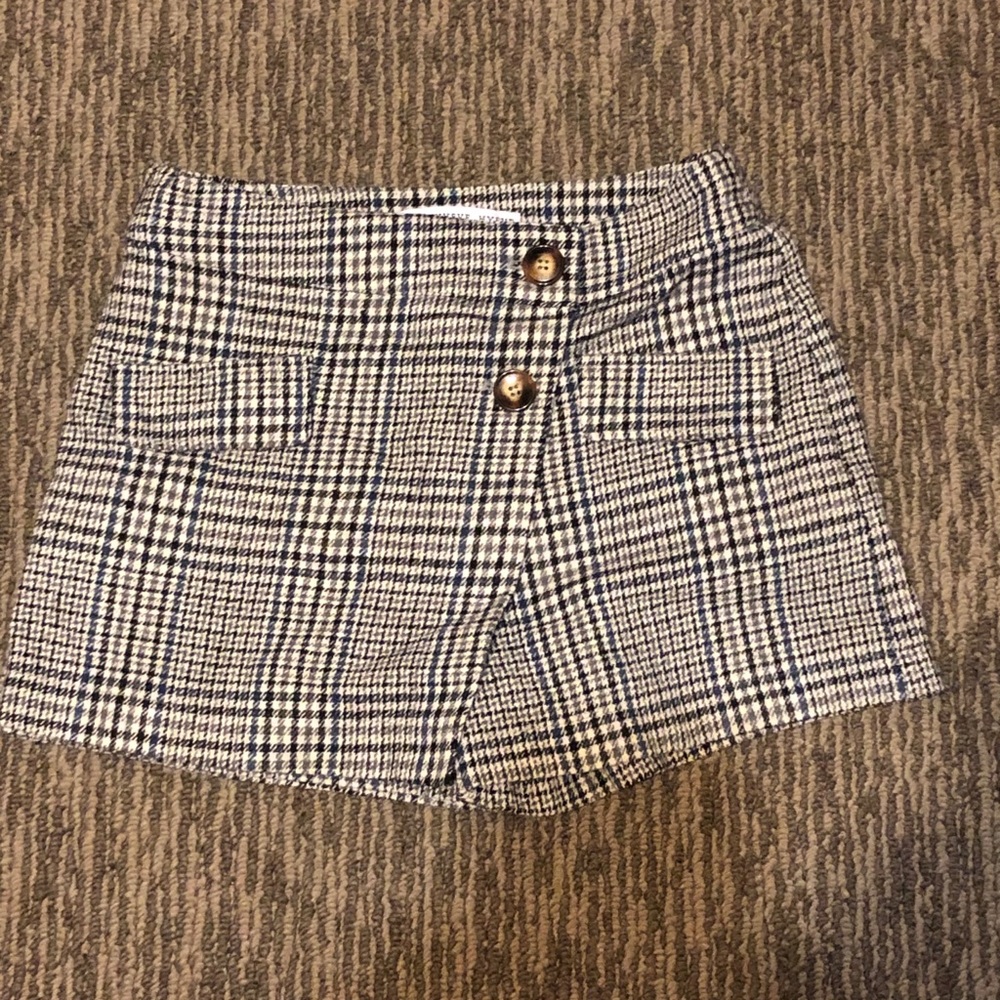Blue and navy houndstooth skort
